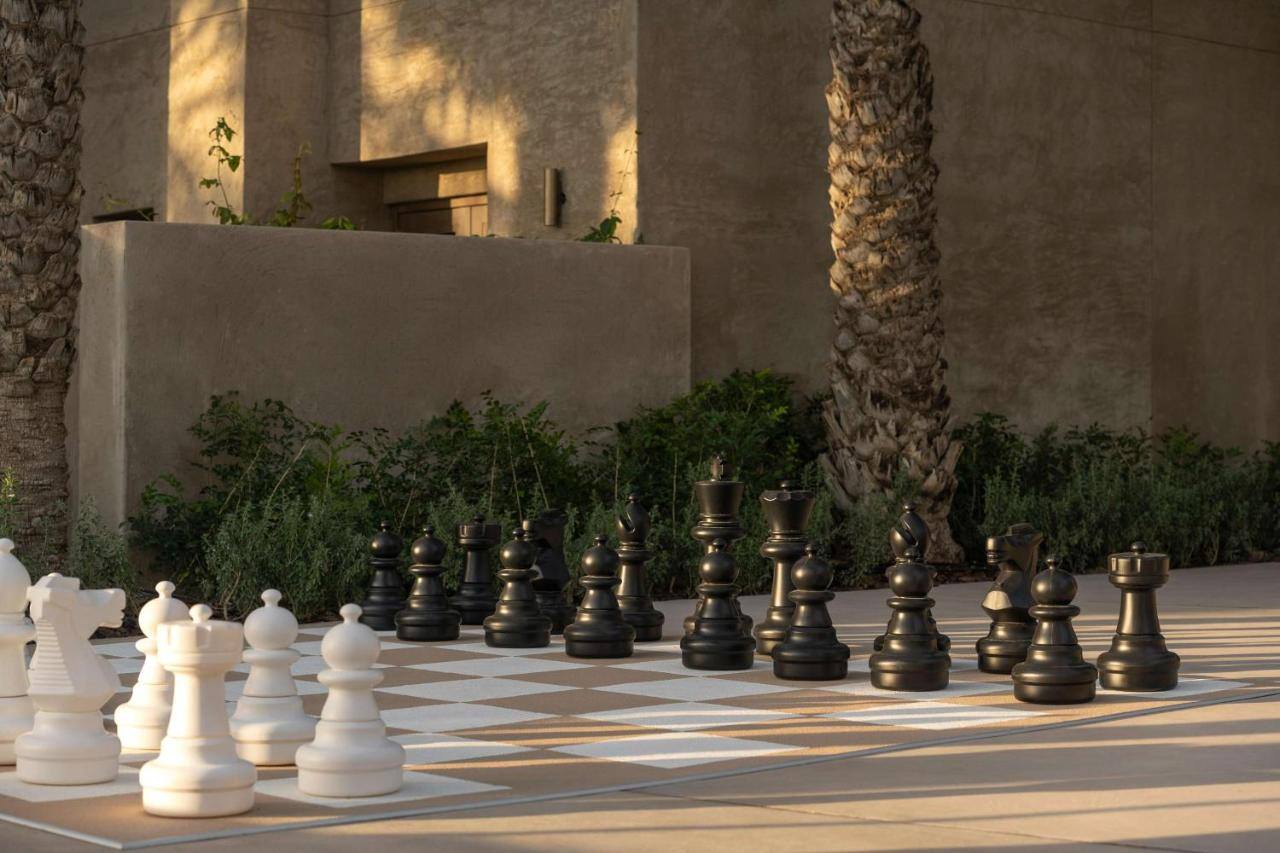 Bab Al Shams Desert Resort Dubai Familienluxusreisen TheFamilyProject Schach