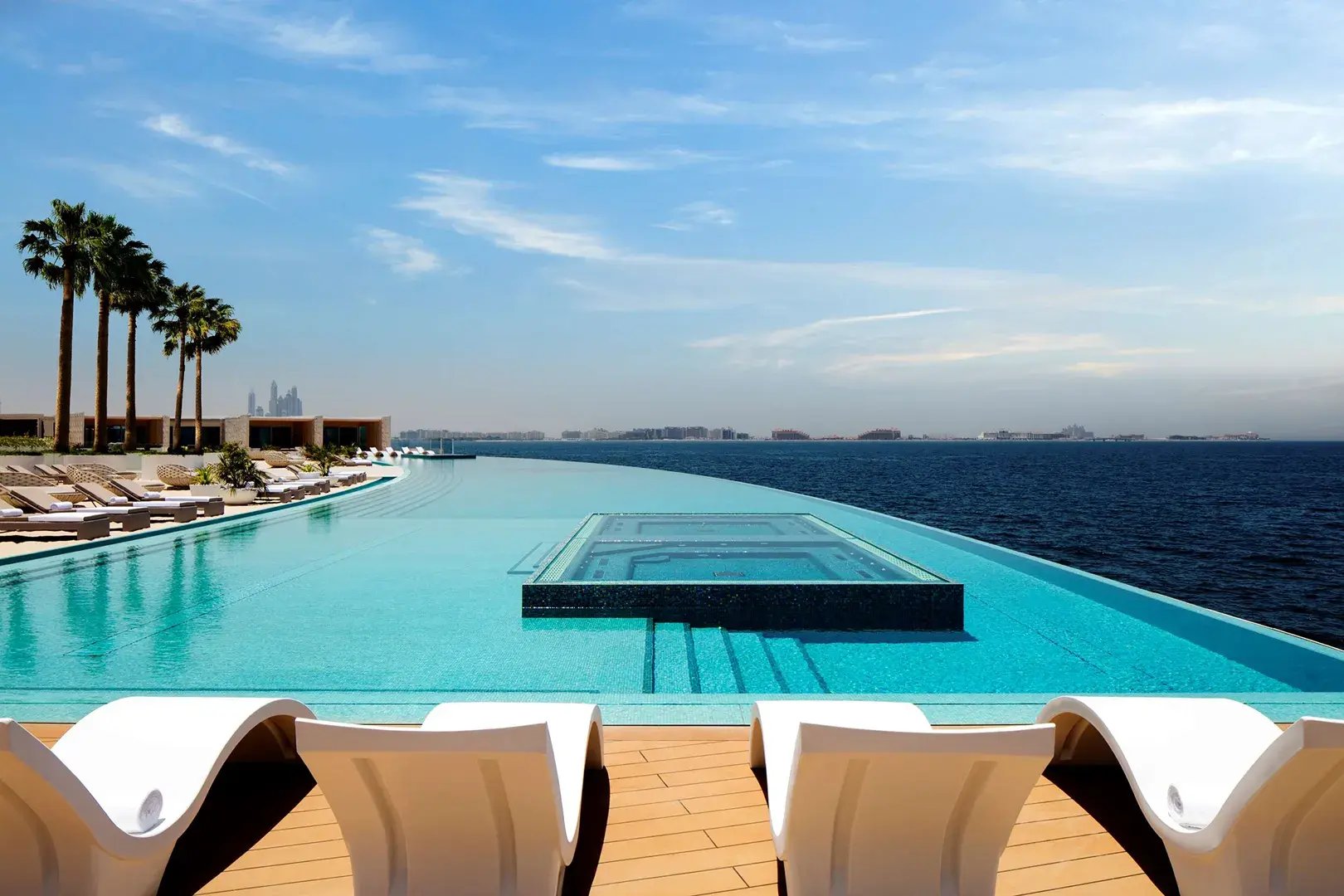 burj al arab orient dubai infinitypool the family project luxus familie kinder reisen