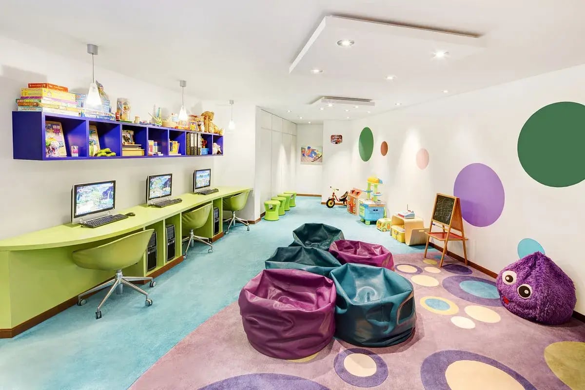 burj al arab orient dubai kids club kinderfreundlich kinderbetreuung exklusiv the family project luxus familie kinder reisen