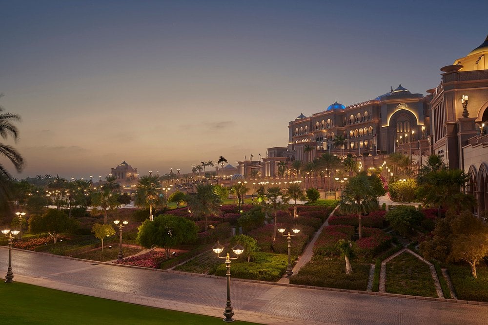 emirates-palace-mandarinoriental-abu-dhabi-familienluxusreisen-thefamilyproject-anlage