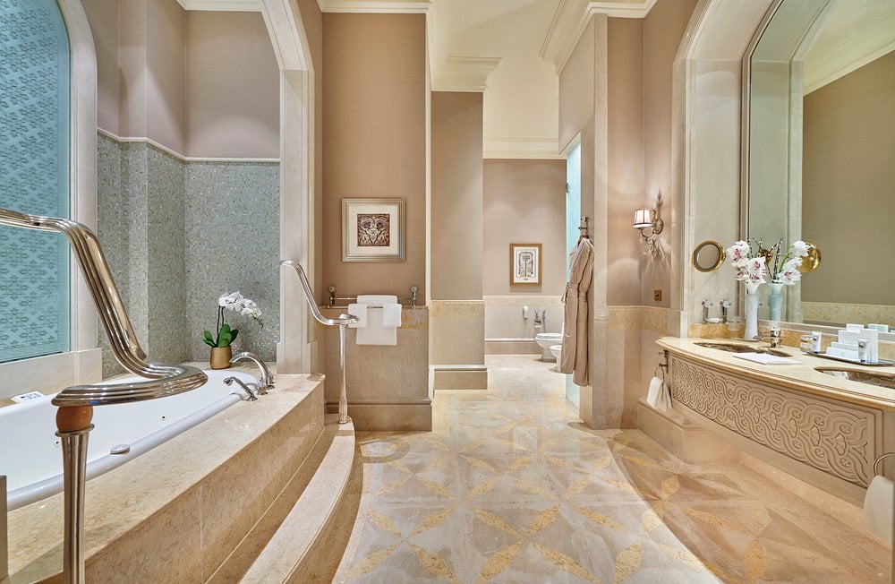 emirates-palace-mandarinoriental-abu-dhabi-familienluxusreisen-thefamilyproject-badezimmer