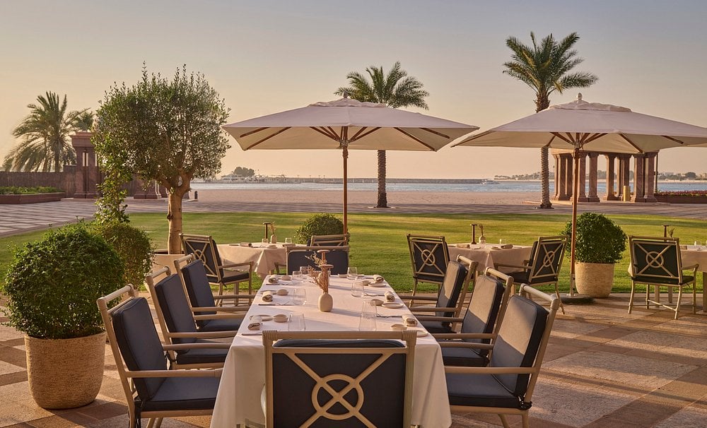 emirates-palace-mandarinoriental-abu-dhabi-familienluxusreisen-thefamilyproject-restaurant