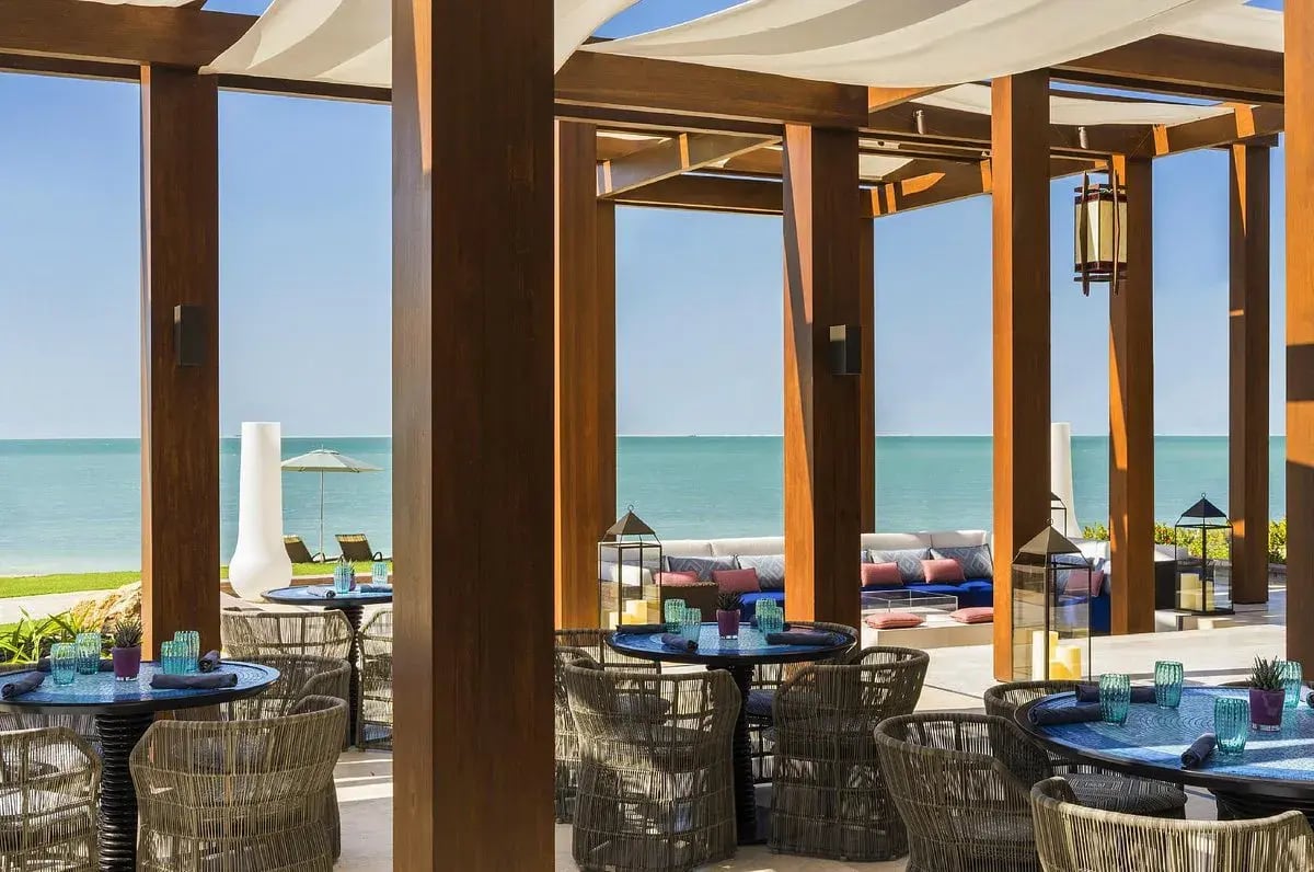 four seasons dubai at jumeirah beach dubai orient terrasse meerblick exklusiv the family project luxus familie kinder reisen