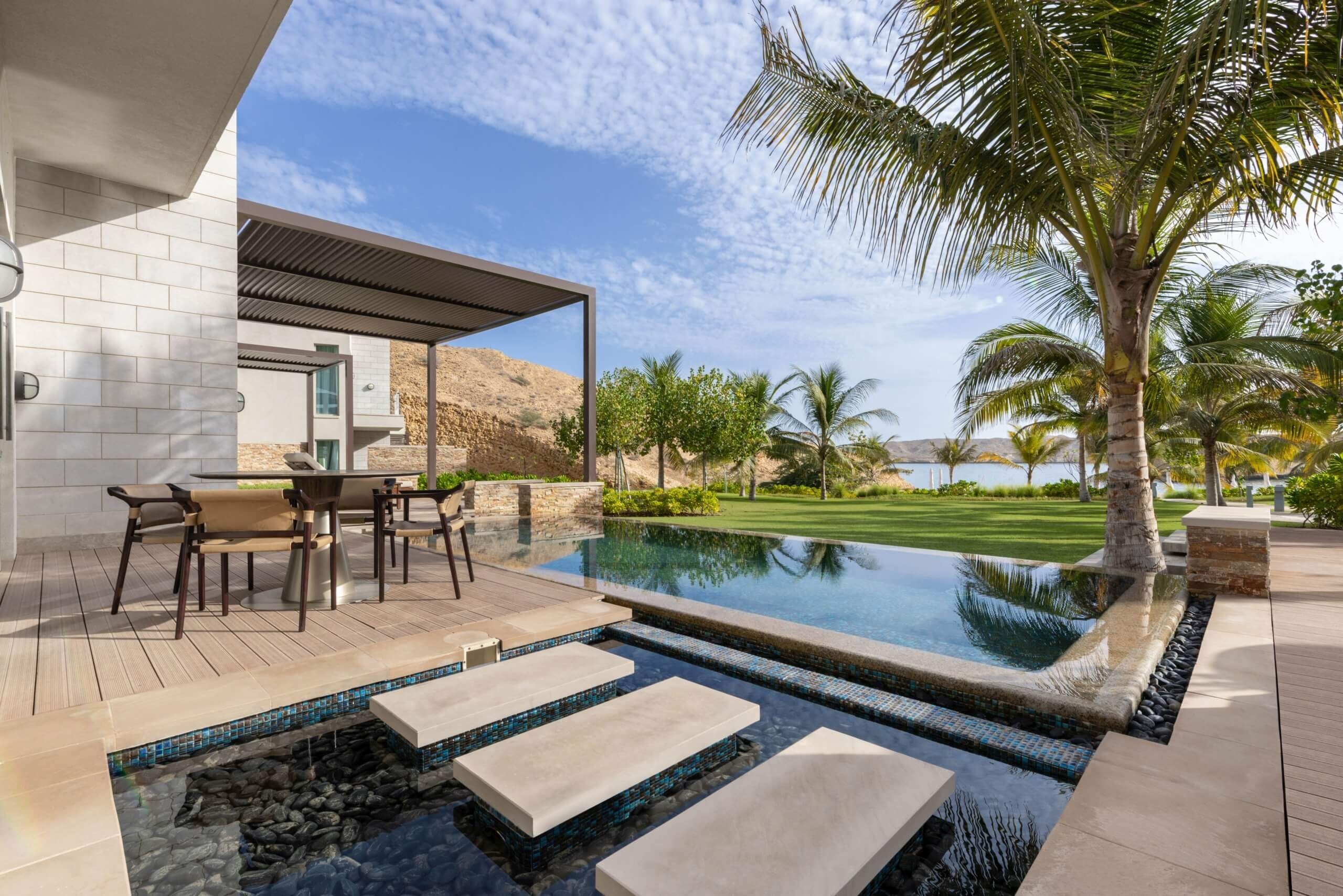 jumeirah-muscat-bay-villa-familienluxusreisen