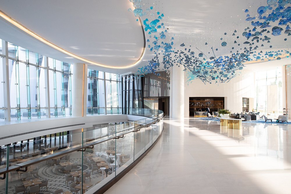 jumeirah-saadiyat-abu-dhabi-familienluxusreisen-thefamilyproject-lobby