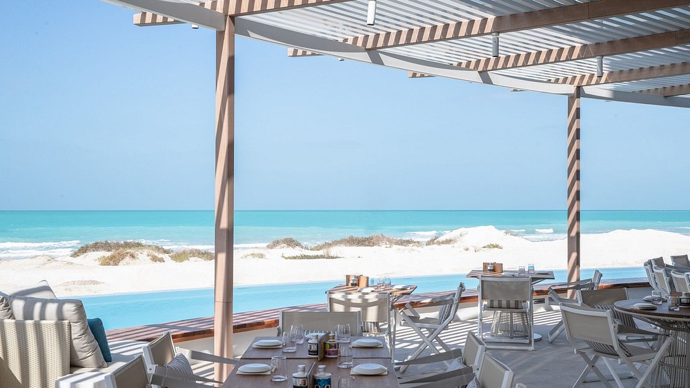 jumeirah-saadiyat-abu-dhabi-familienluxusreisen-thefamilyproject-restaurant