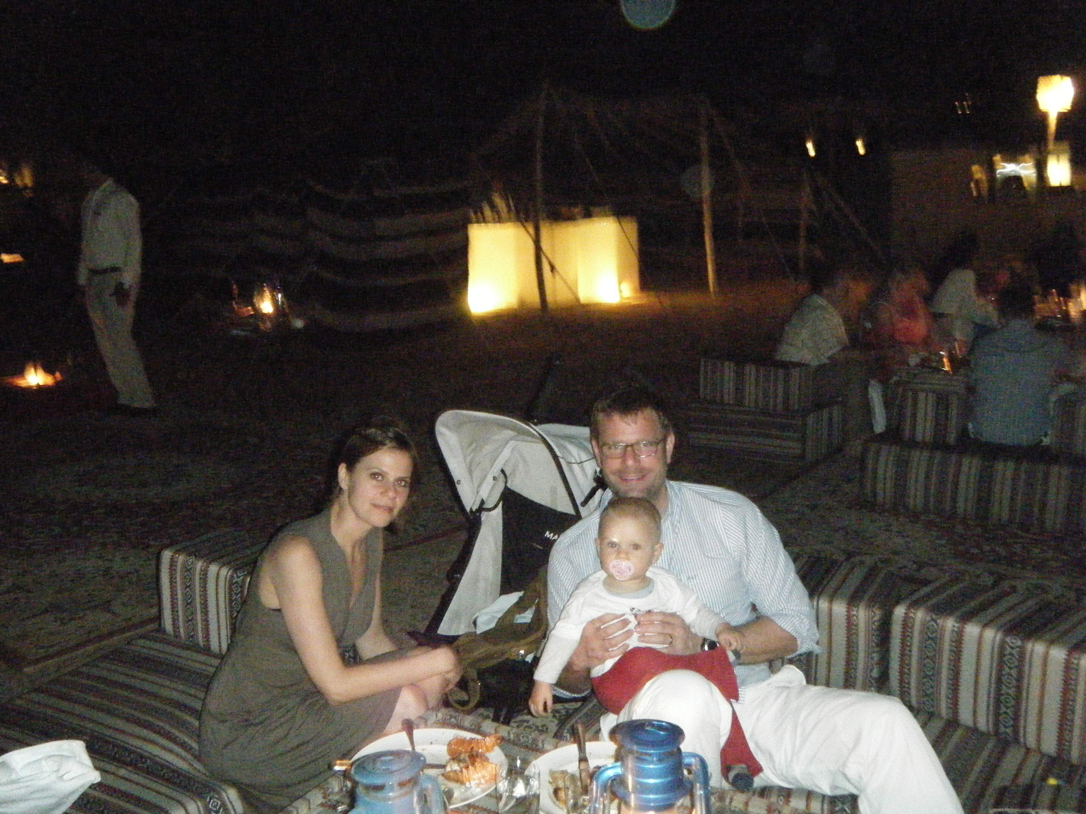 qasr-al-sarab-abu-dhabi-familienluxusreise-thefamilyproject-privatbild-dinner