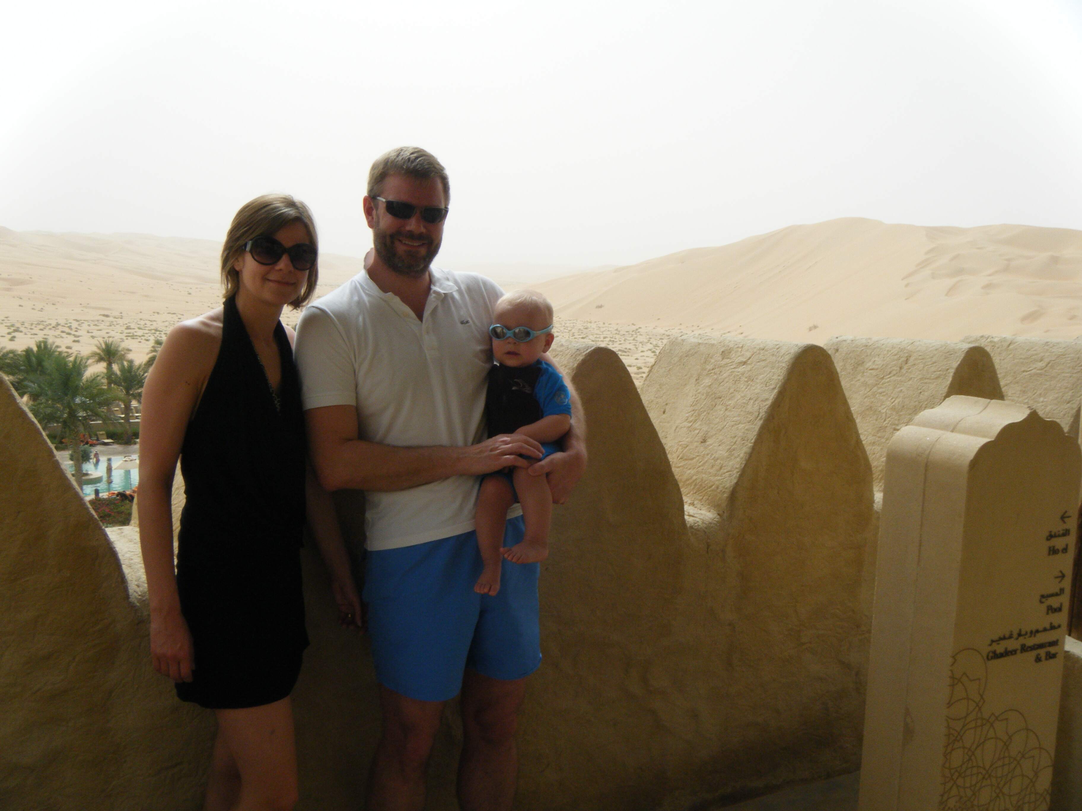 qasr-al-sarab-abu-dhabi-familienluxusreise-thefamilyproject-privatbild-happy-family