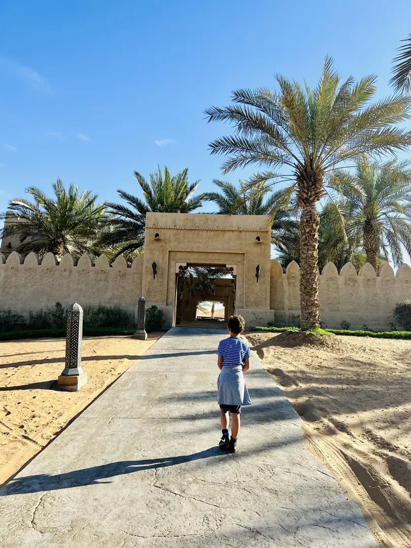 qasr al sarab desert resort by anantara abu dhabi privatbilder hoteleingang
