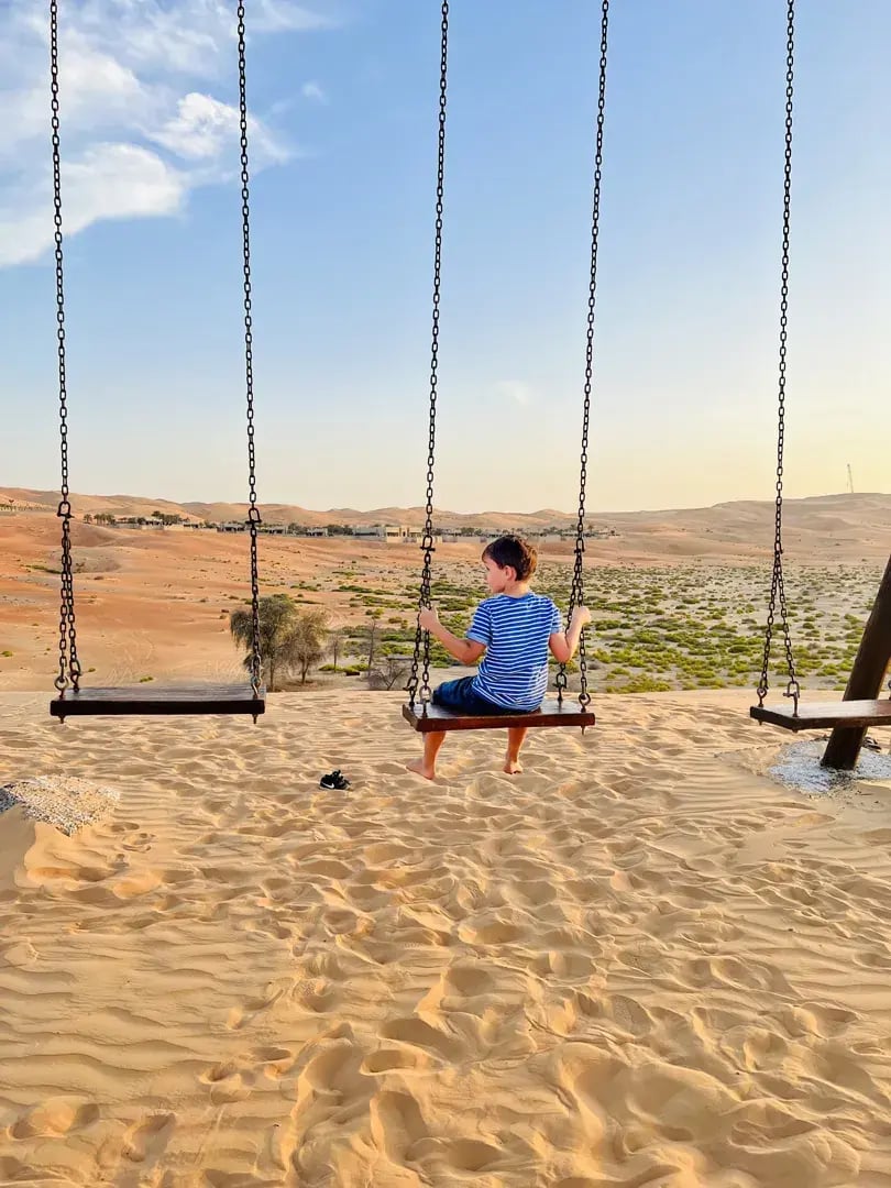 qasr al sarab desert resort by anantara abu dhabi privatbilder wuste schaukel