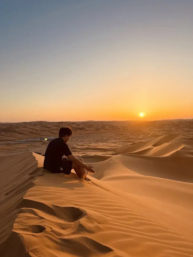 qasr-al-sarab-desert-resort-by-anantara-abu-dhabi-privatbilder-wuste-sonnenunterga