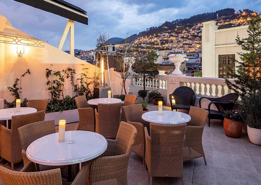 casa-gangotea-ecuador-familienluxusreisen-thefamilyproject-terrasse