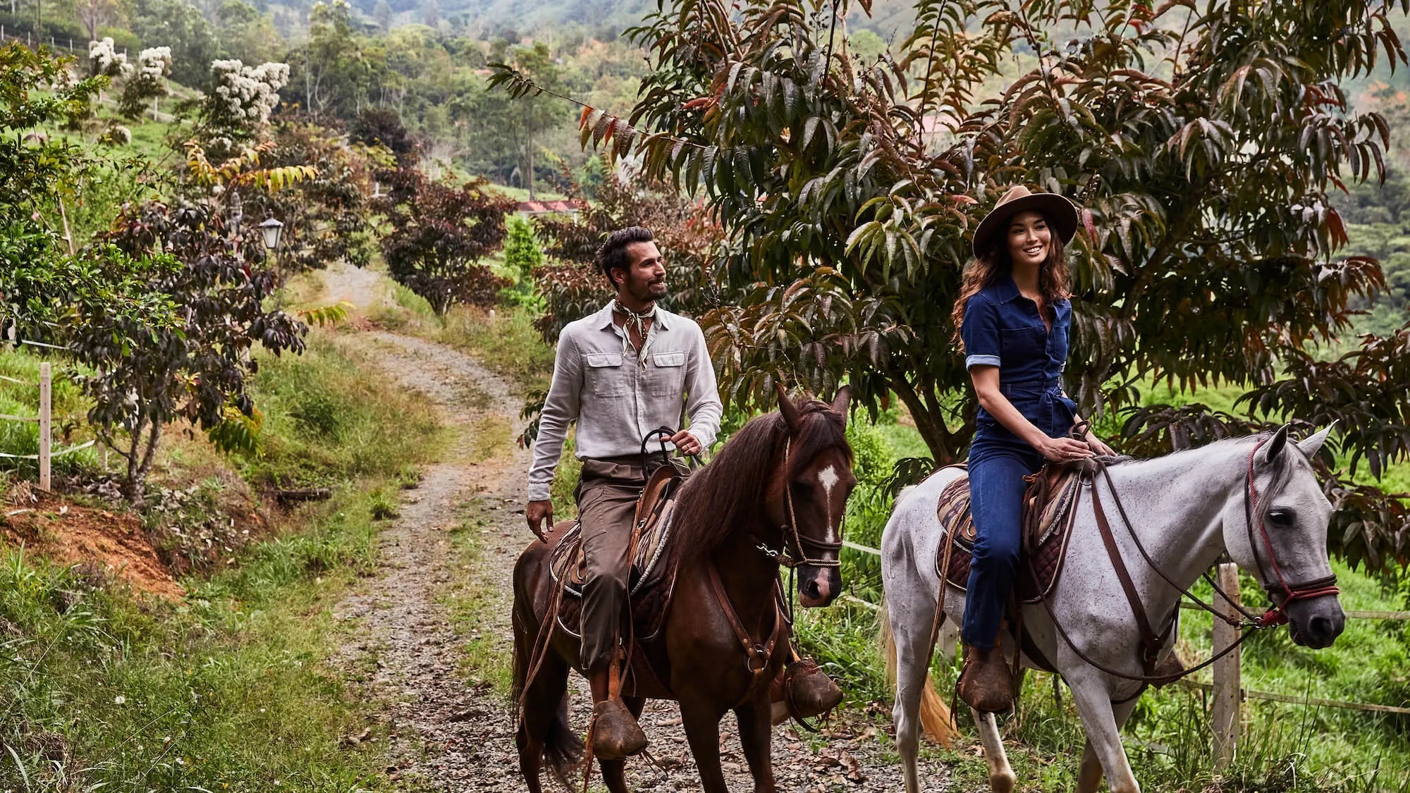 hacienda-alta-gracia-costa-rica-familienluxusreisen-thefamilyproject-reiten