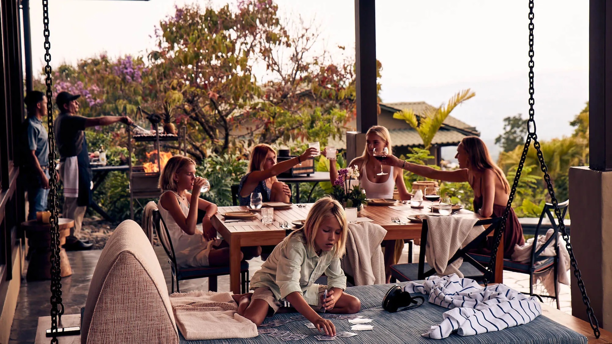 hacienda-alta-gracia-costa-rica-familienluxusreisen-thefamilyproject-terrasse