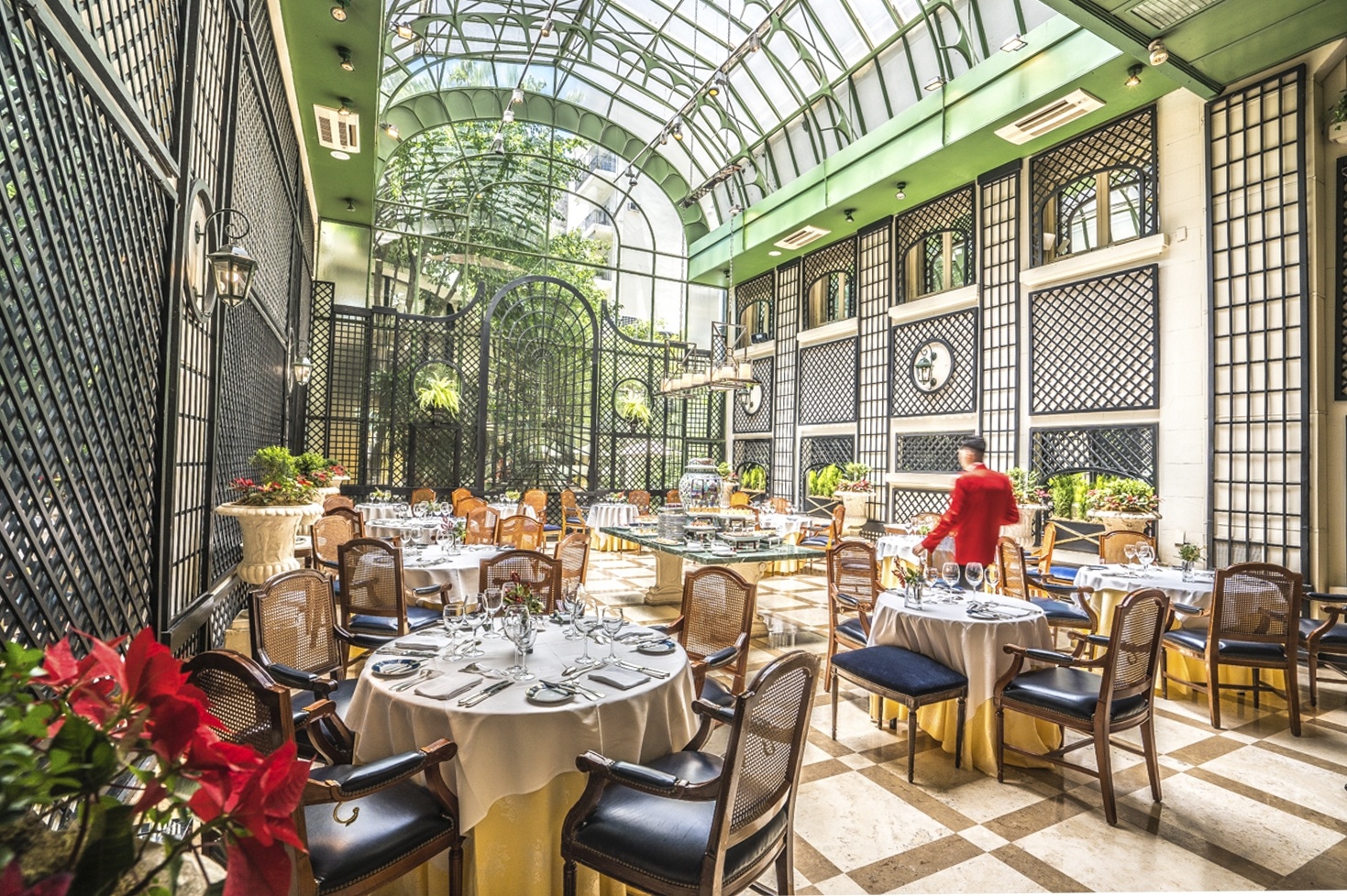alvear-palace-buenos-aires-familienluxusreisen-thefamilyproject-gardenrestaurant