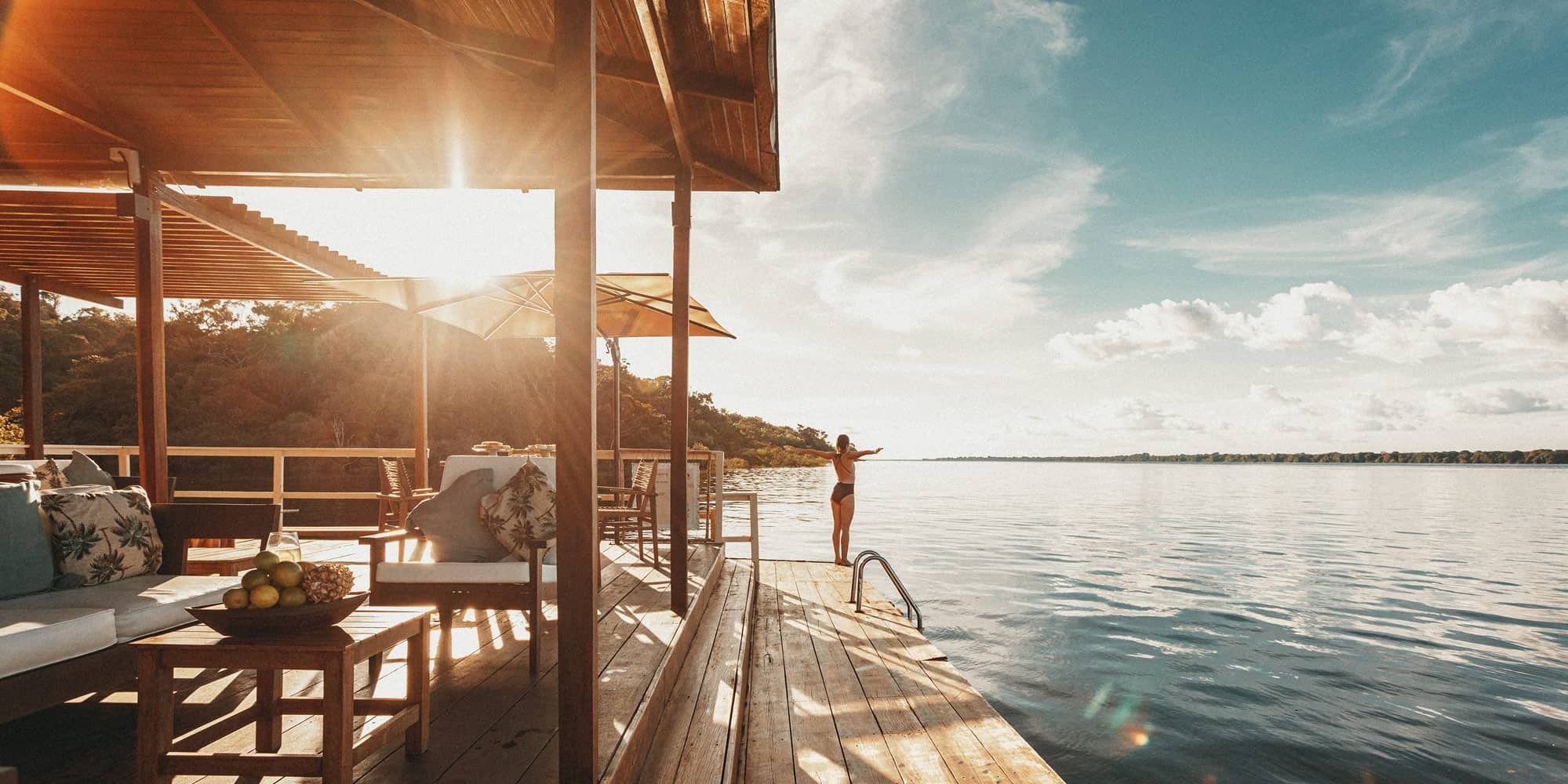 anavilhanas-jungle-lodge-brasilien-familienluxusreisen-thefamilyproject-teich