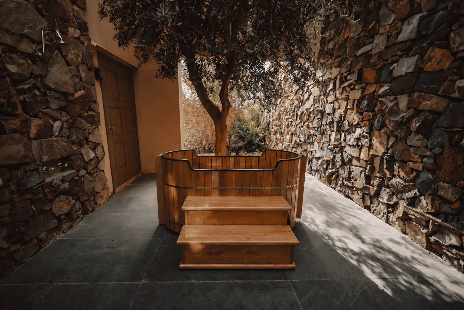 awasi-mendoza-argentinien-familienluxusreisen-thefamilyproject-whirlpool