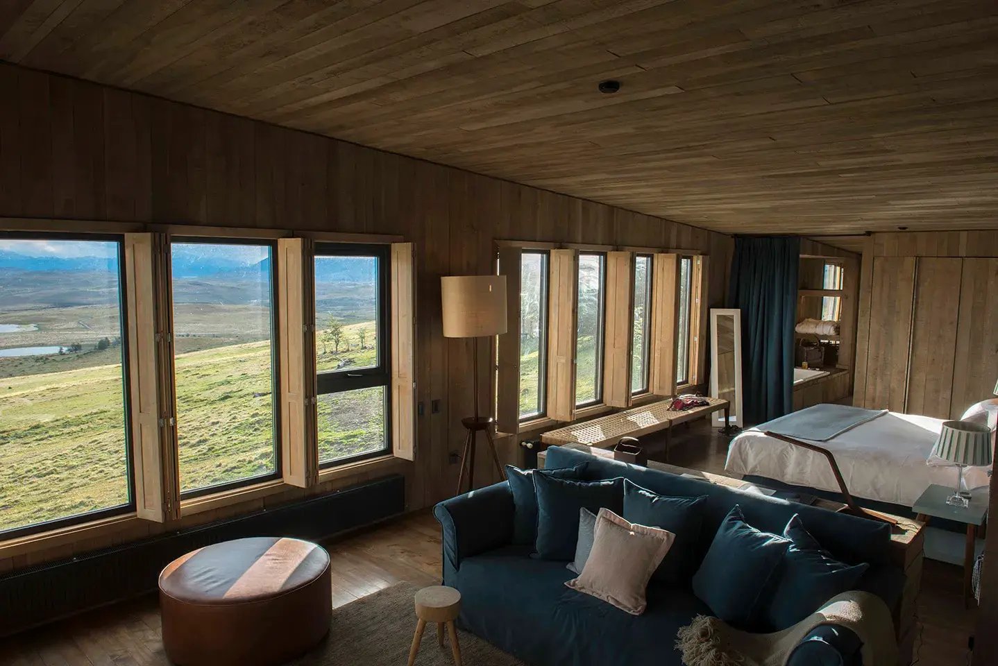 awasi patagonia patagonien torres del paine chile sudamerika schlafzimmer ausblick familienkomfort exklusiv luxus urlaub kinder the family project