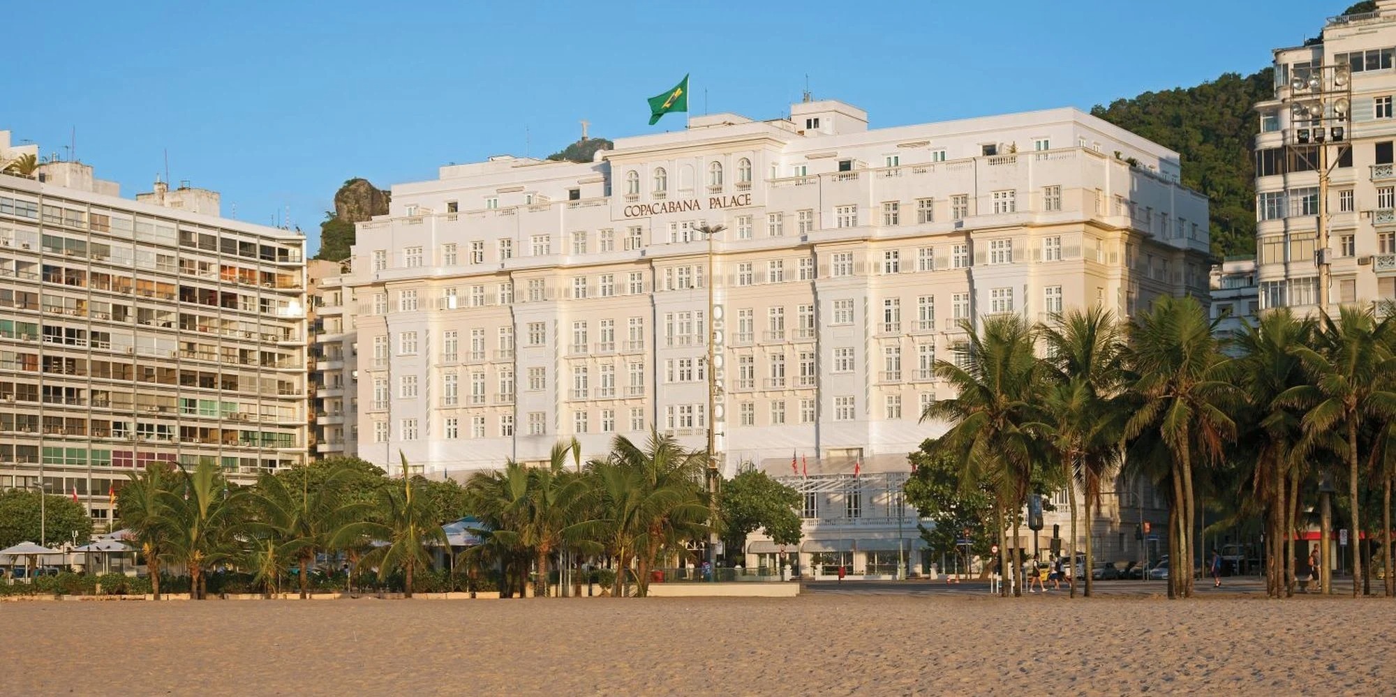 copacabana-palace-brasilien-familienluxusreise-thefamilyproject-aussenansicht