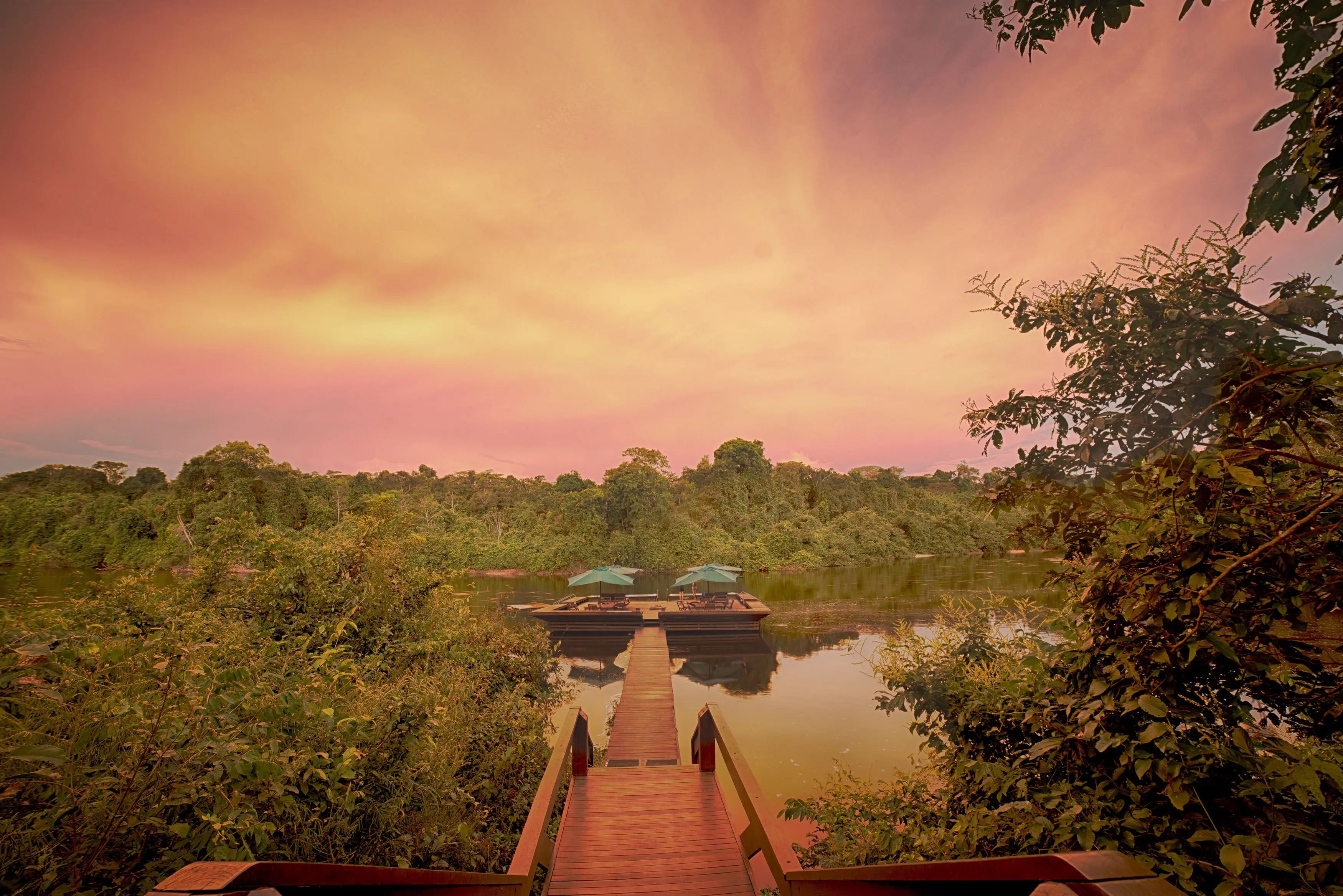 cristalino-lodge-brasilien-familienluxusreisen-thefamilyproject-fluss
