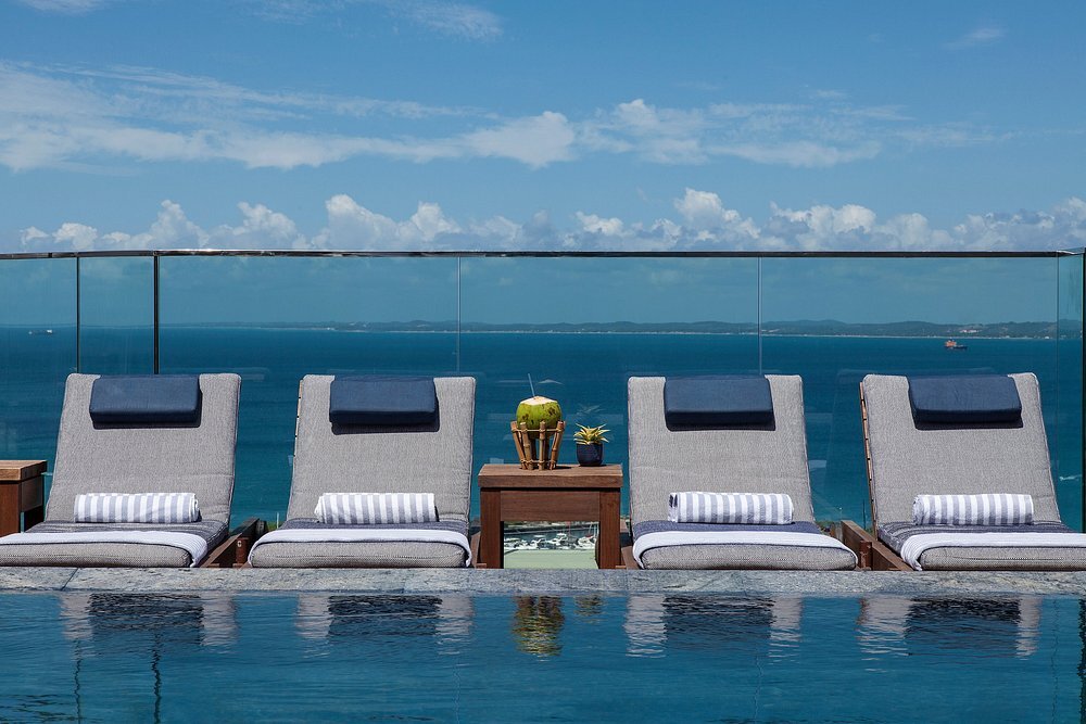 hotel-fasano-salvador-familienluxusreisen-thefamilyproject-liegen