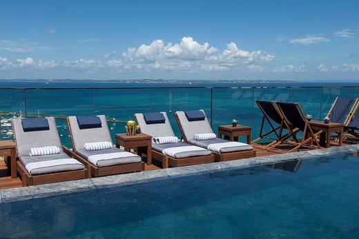 hotel-fasano-salvador-familienluxusreisen-thefamilyproject-rooftop-pool