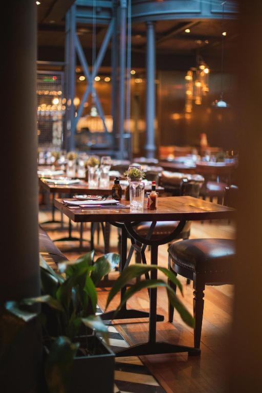 four-seasons-buenos-aires-argentinien-familienluxusreisen-thefamilyproject-bar