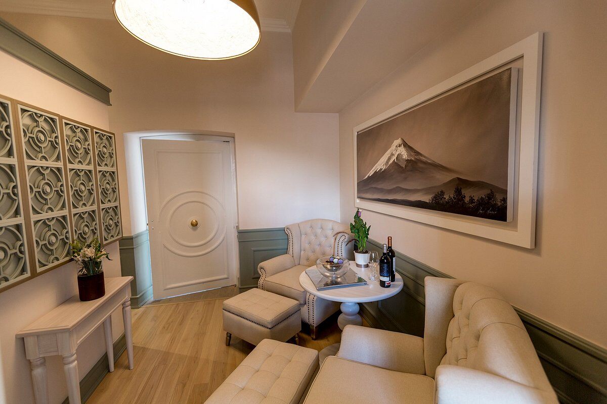 illa-experience-hotel-familienluxusreisen-thefamilyproject-lounge