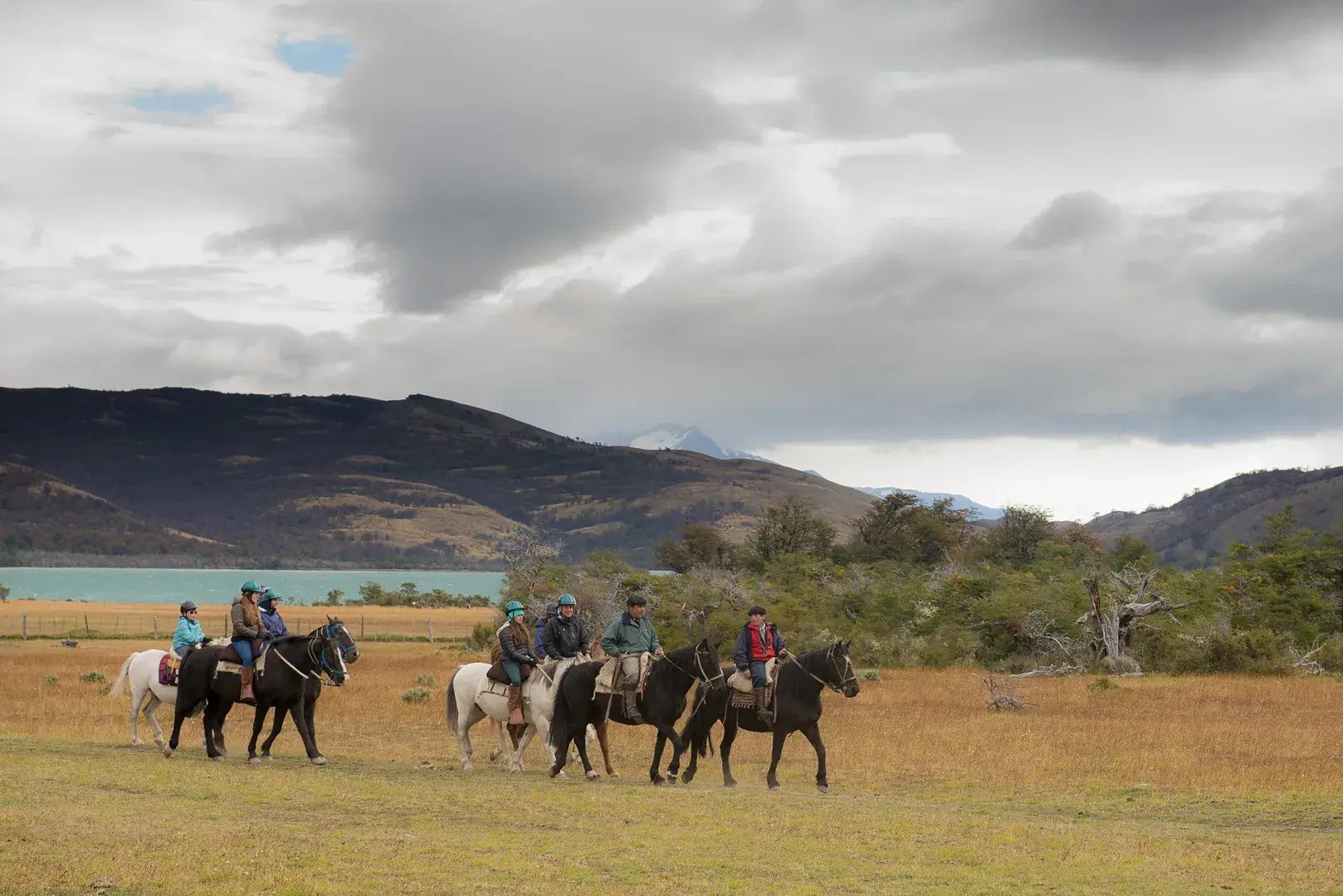 tierra patagonia chile sudamerika reiten aktivitaten luxus urlaub kinder the family project