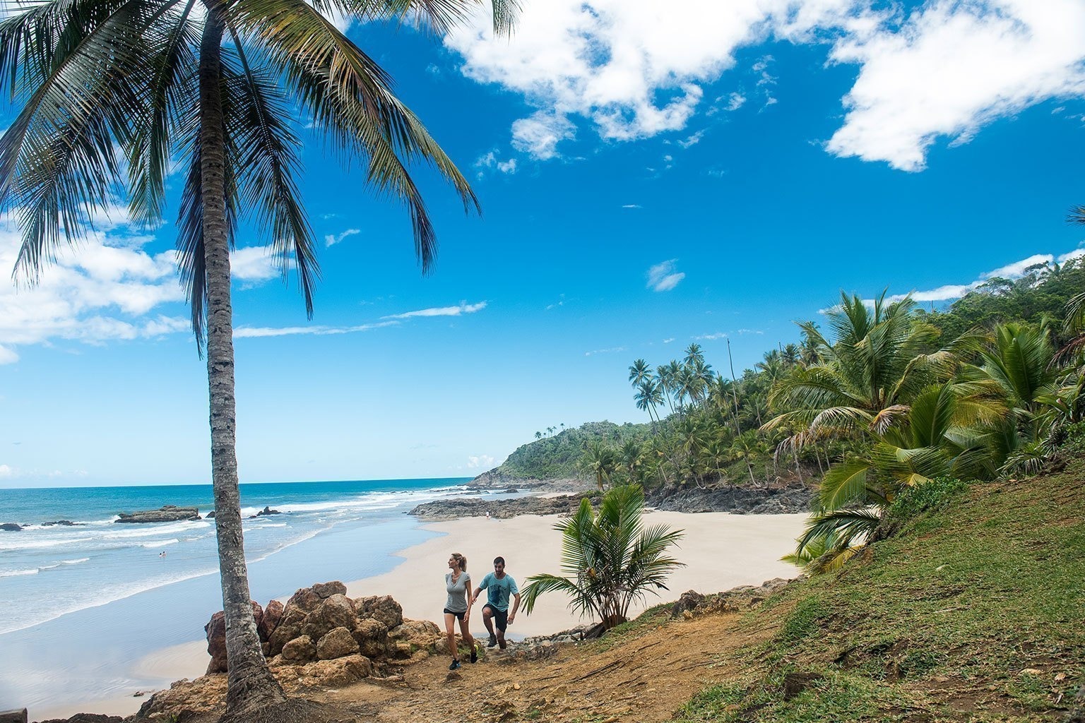 txai-resort-brasilien-familienluxusreisen-thefamilyproject-strand-spaziergang