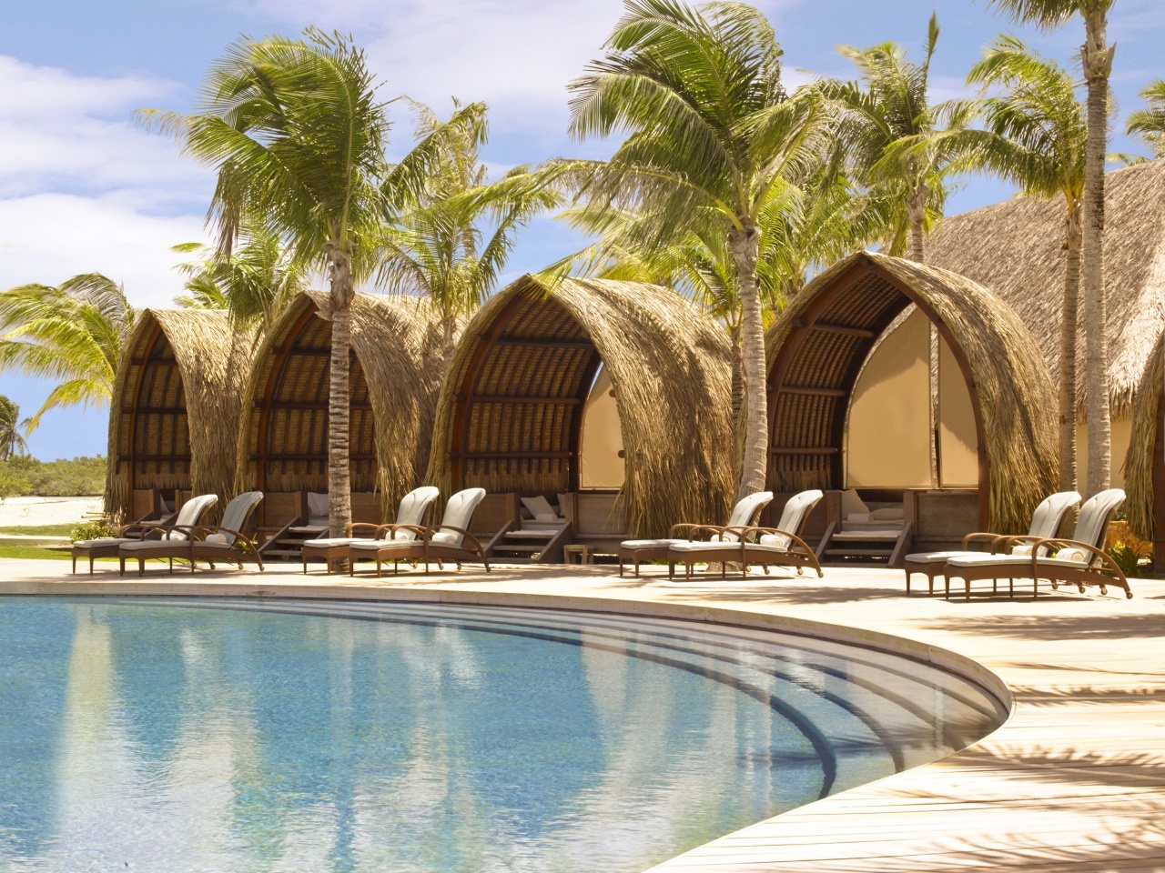 Four Seasons Resort Bora Bora Liegen und Veranda am Strand