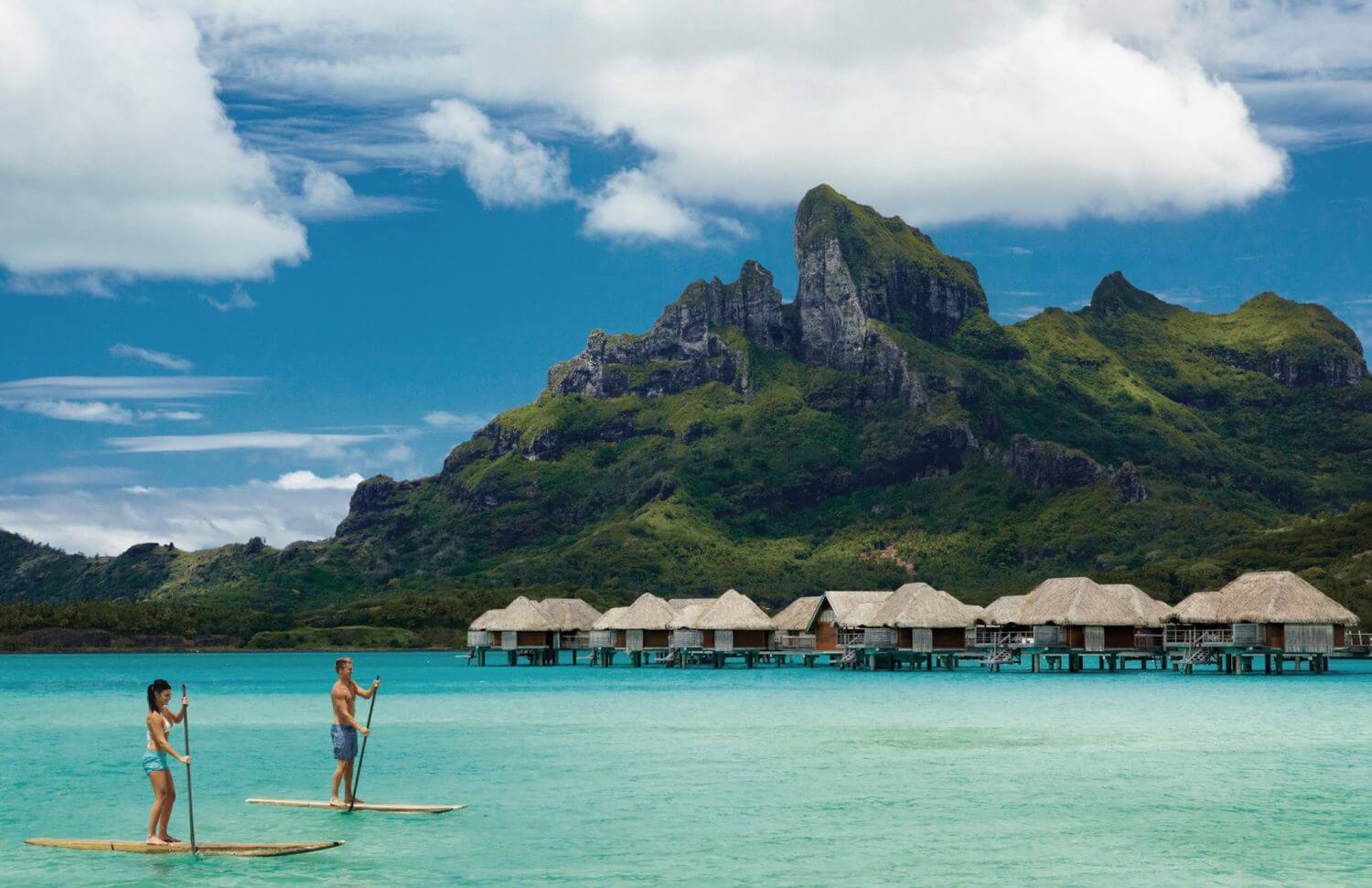 Four Seasons Resort Bora Bora Paddeln am Strand