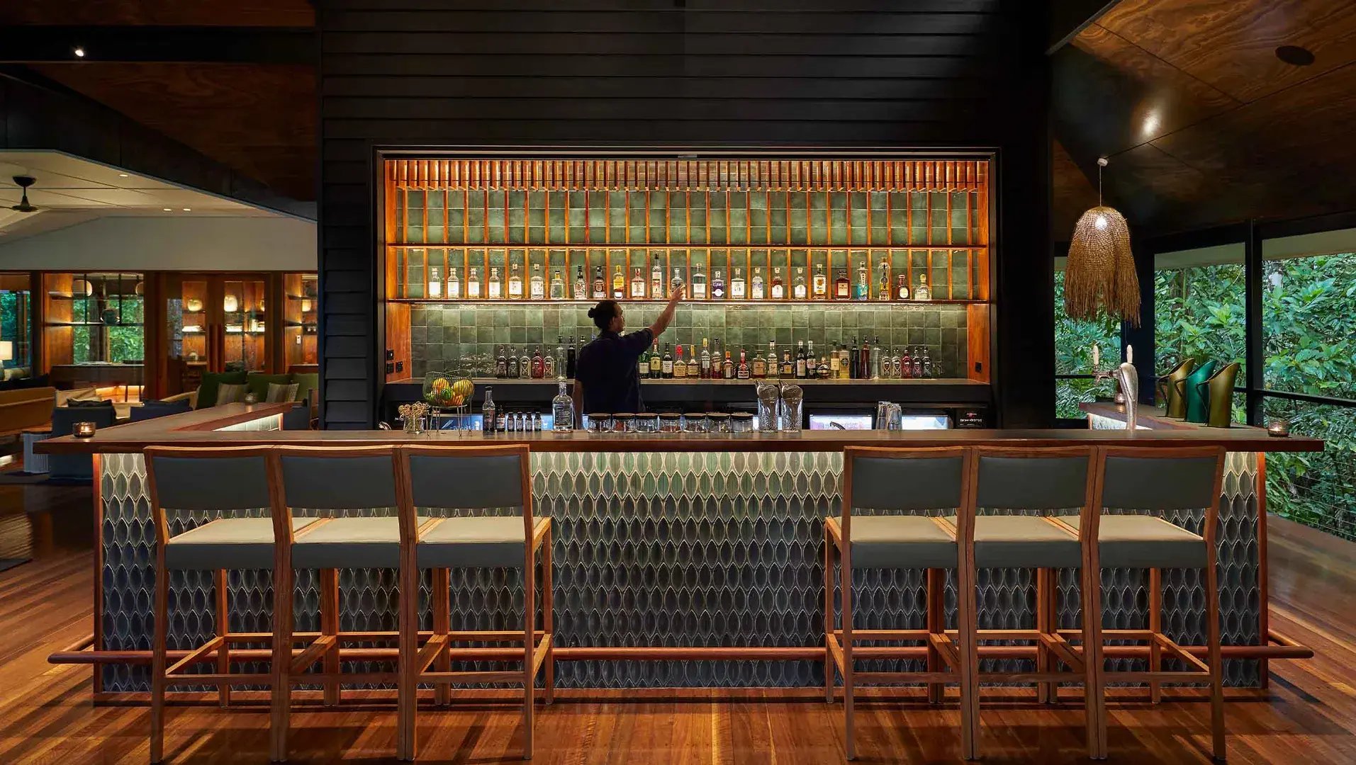 silky oaks lodge treehouse bar