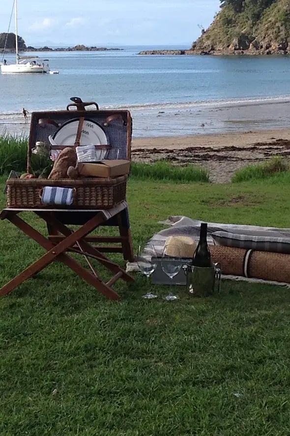 the boatshed dining by the sea