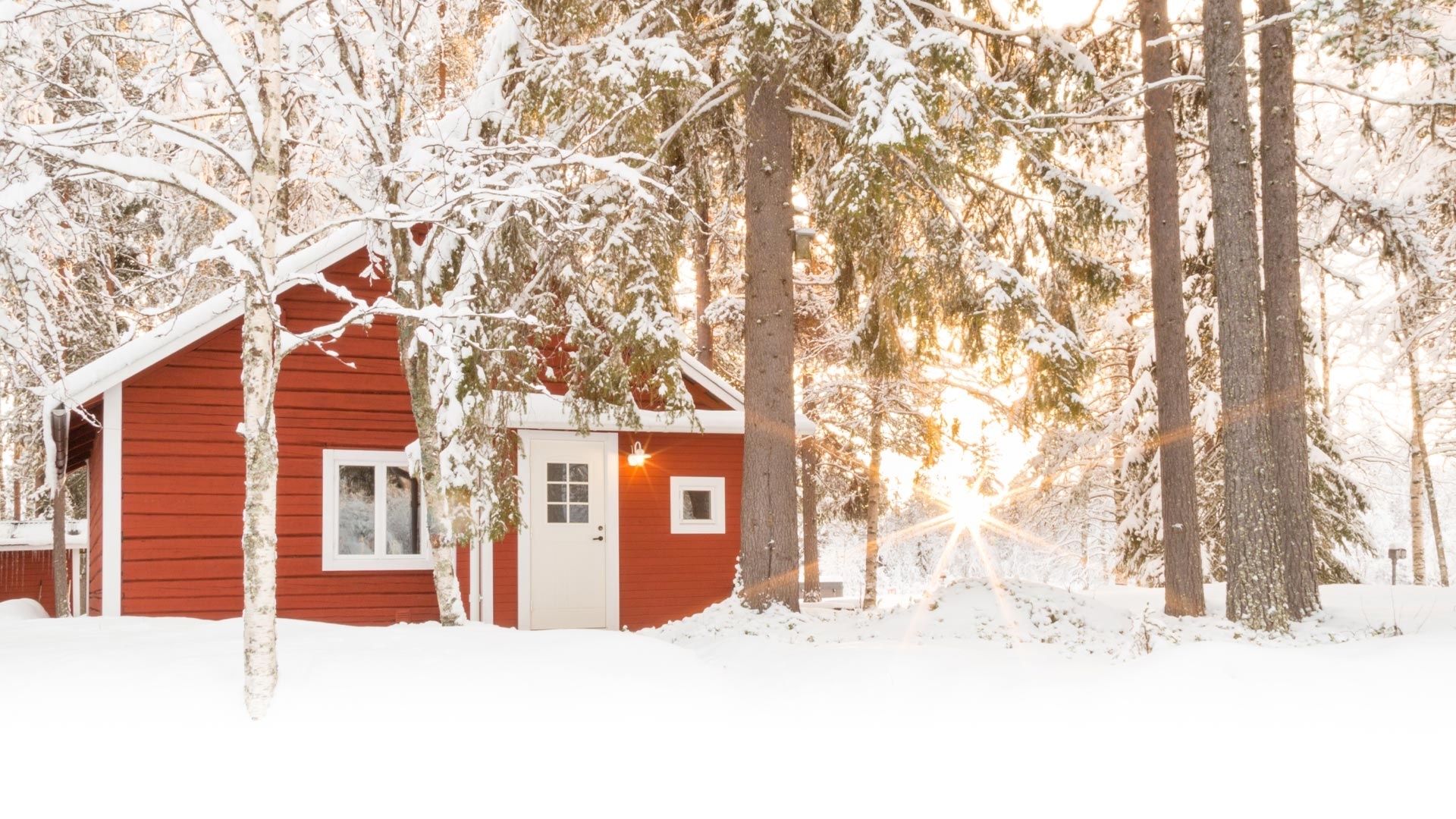 Loggers Lodge verschneite Lodge im Wald 