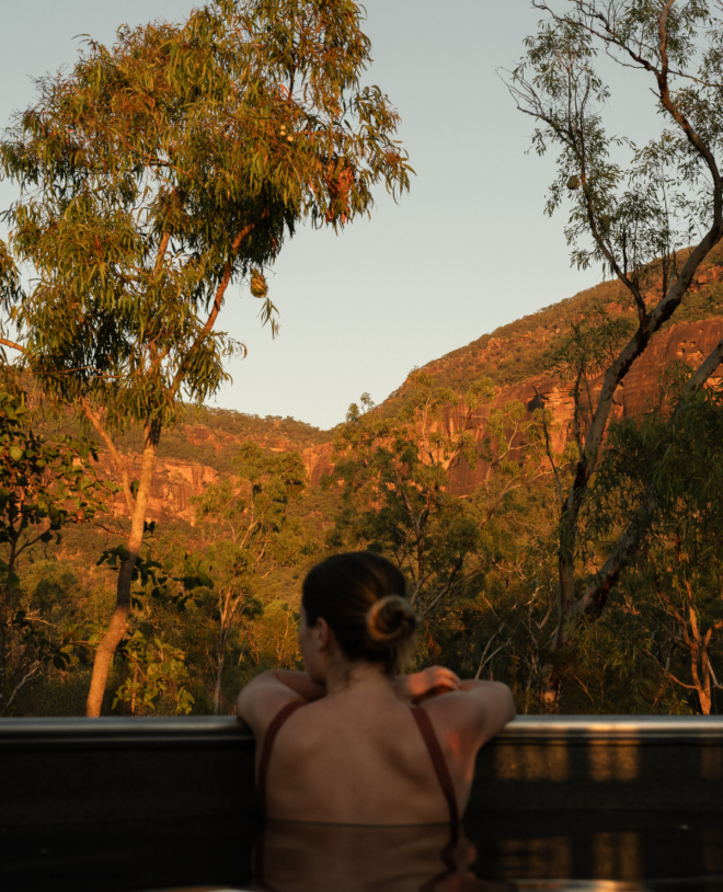 mount-mulligan-lodge-thefamilyproject-familienluxusreisen-pool-ausblick