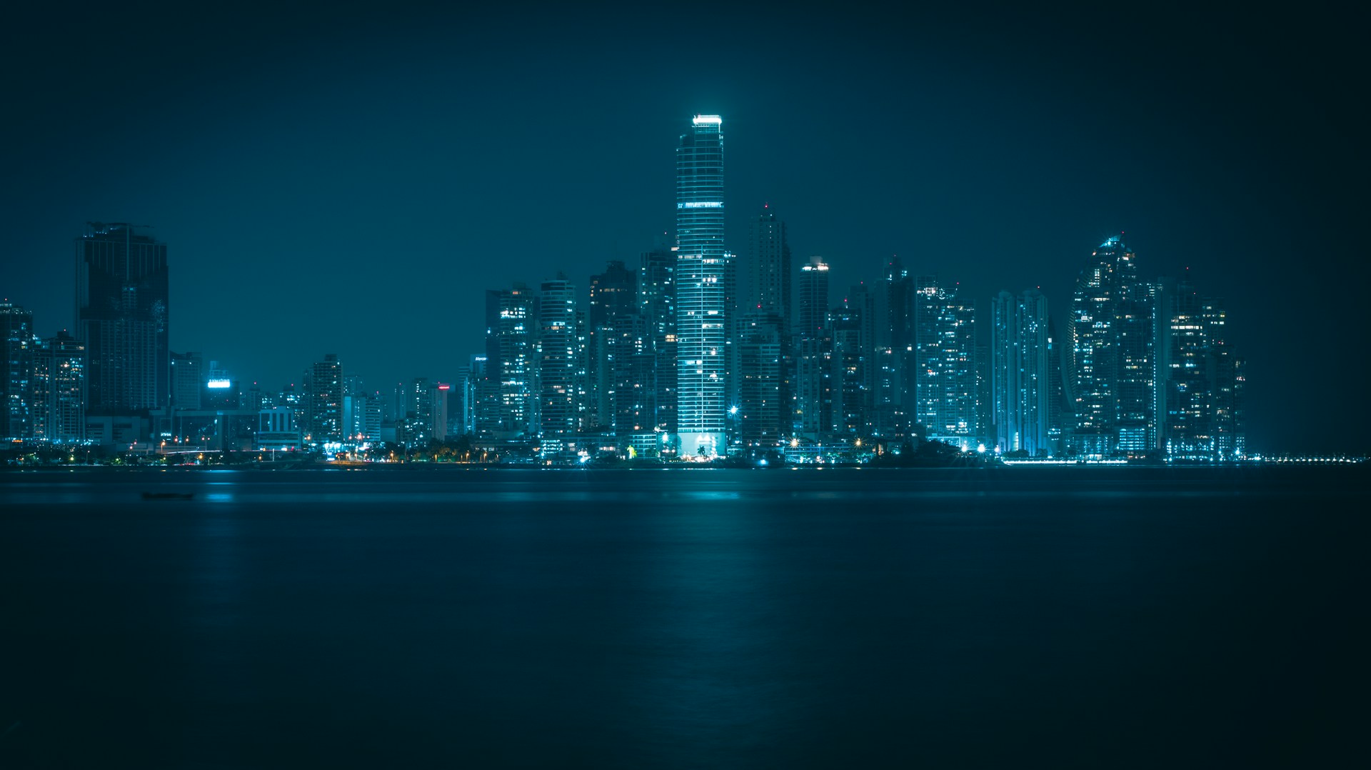 Panama City bei Nacht