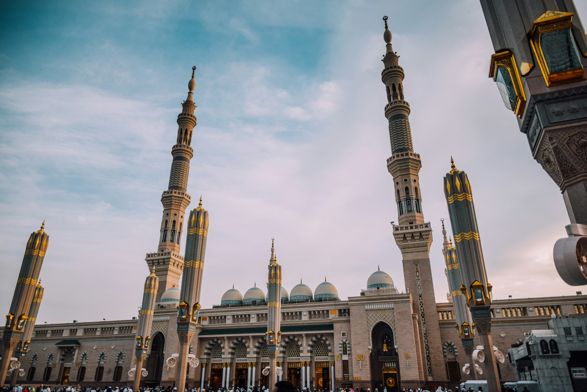 Eine wunderschöne Moschee von aussen