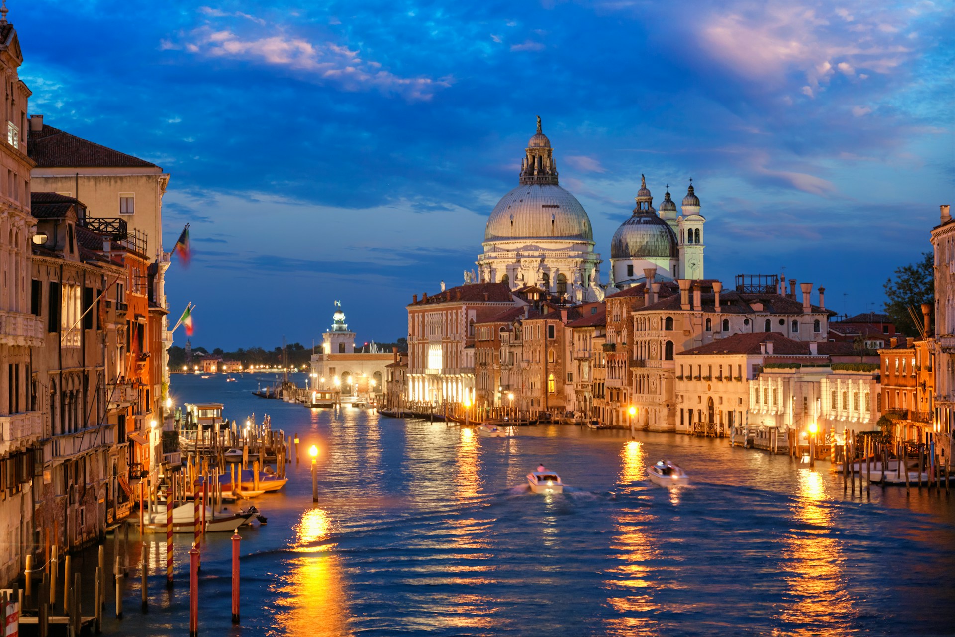 Ein Kanal in Venedig