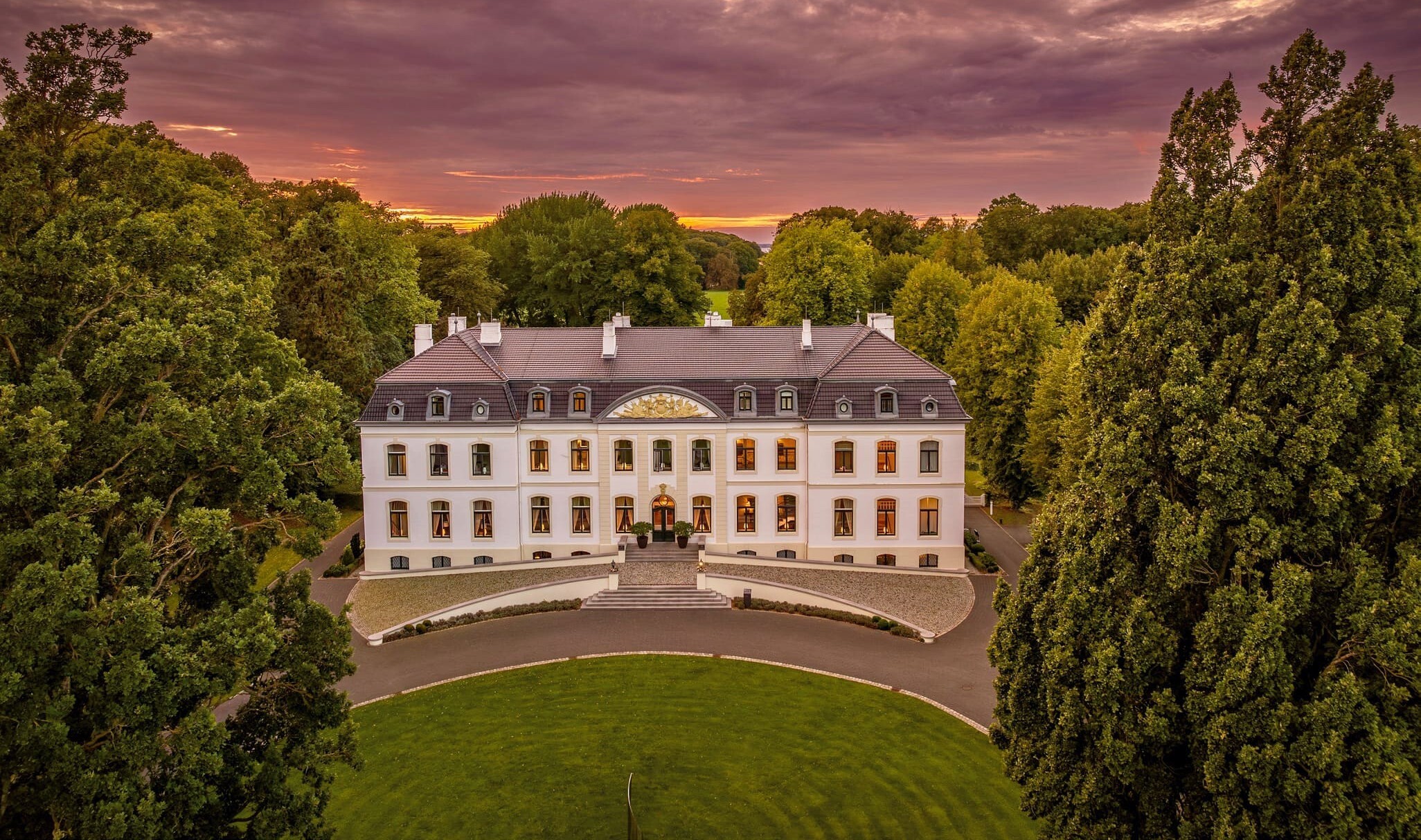 weissenhaus-deutschland-familienluxusreise-thefamilyproject-luftbildaufnahme